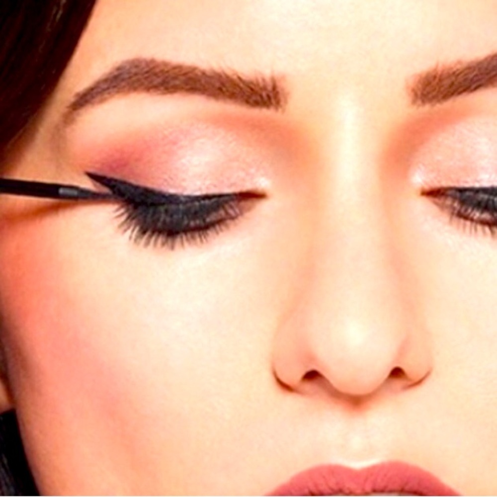 Brand new in box black dip & draw liquid eyeliner. The shade is Perfect (black)